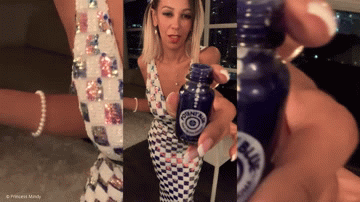 after party poppers sniff